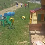 Gosciniec Dziubasowki シャレー ノヴィ・タルク